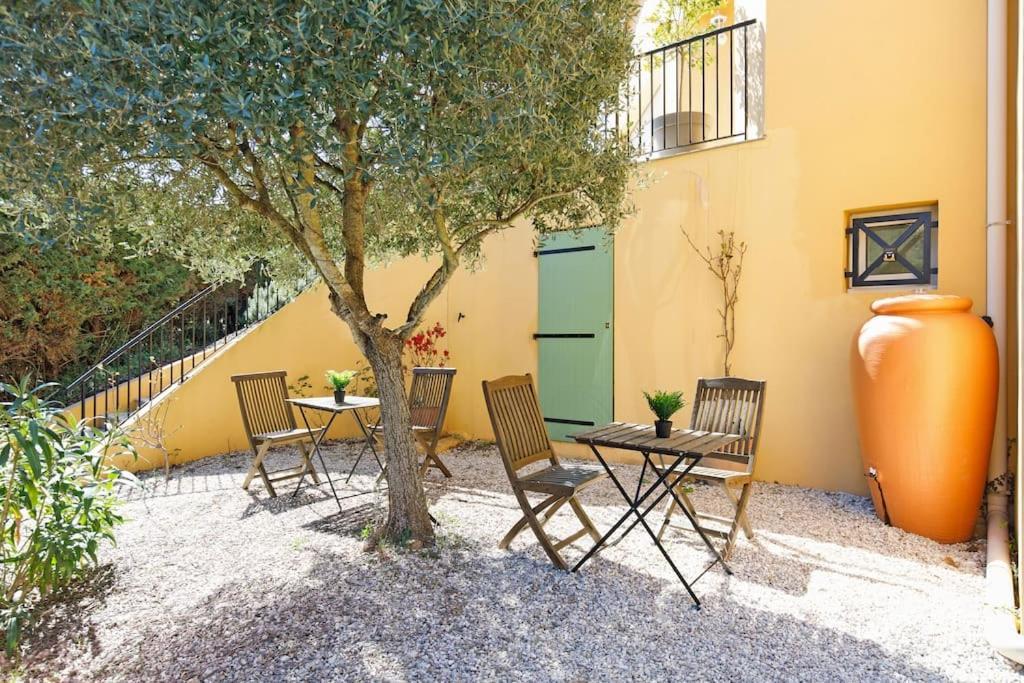 Au Calme, Avec Terrasse Et Parking à Village * Èze