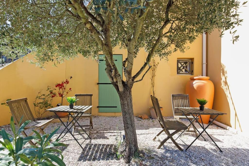 Au Calme, Avec Terrasse Et Parking à Village *